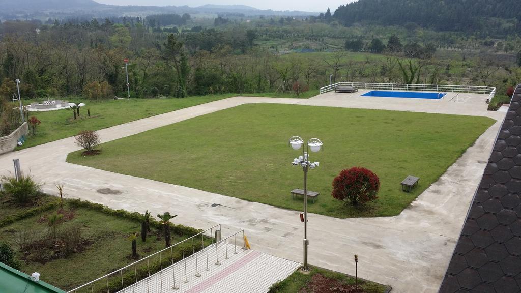 Geomunoreum Hostel Jeju Exterior photo