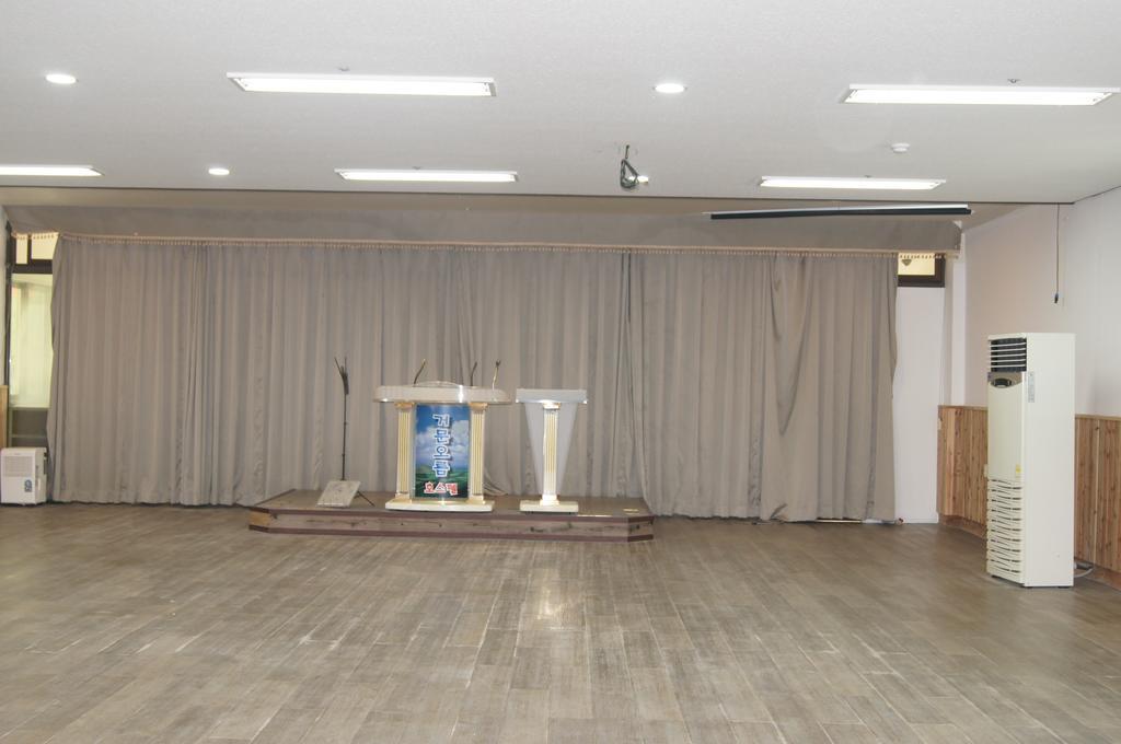Geomunoreum Hostel Jeju Exterior photo