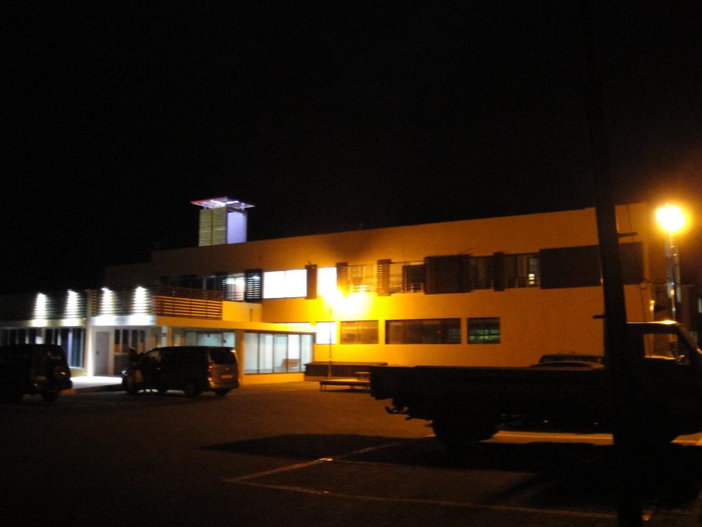 Geomunoreum Hostel Jeju Exterior photo